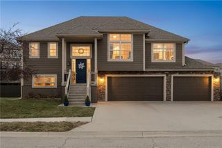 10507 Augusta Drive, Kansas City, KS 66109