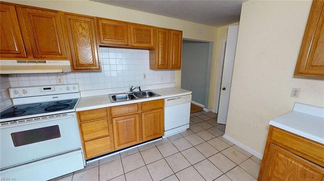 3325 Greenwood DR, Hampton, VA 23666