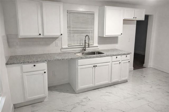 5105 Rinker Road, Kansas City, MO 64129