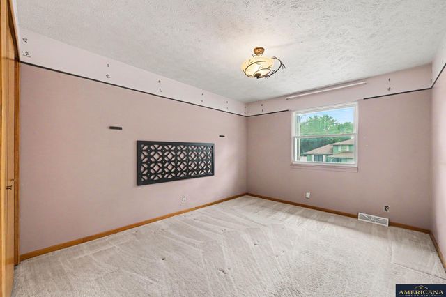 4835 S 102nd Street, Omaha, NE 68127