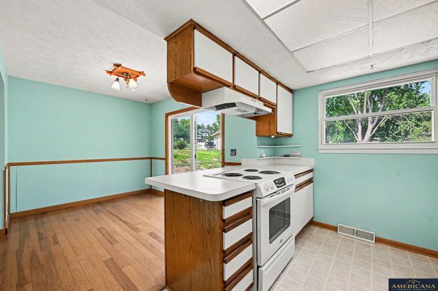 4835 S 102nd Street, Omaha, NE 68127