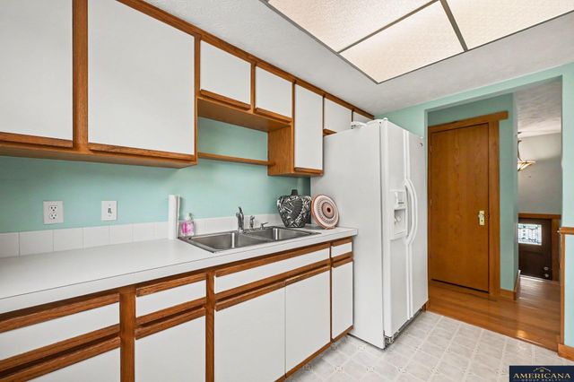 4835 S 102nd Street, Omaha, NE 68127