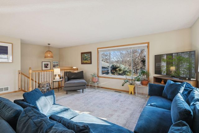 1213 Smith Avenue S, West Saint Paul, MN 55118