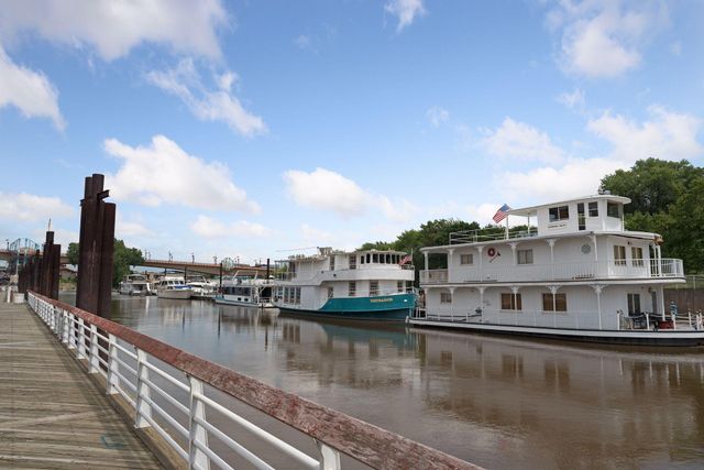 1213 Smith Avenue S, West Saint Paul, MN 55118