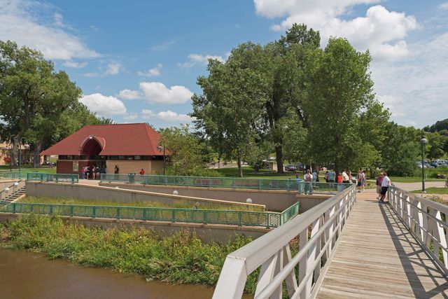 1213 Smith Avenue S, West Saint Paul, MN 55118