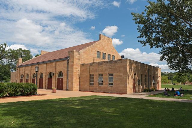 1213 Smith Avenue S, West Saint Paul, MN 55118