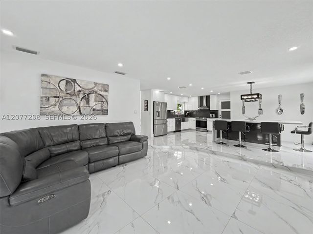 14111 SW 75th St, Miami, FL 33183