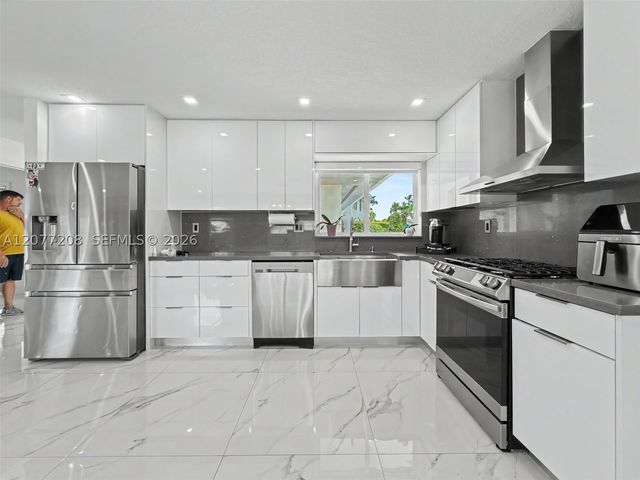 14111 SW 75th St, Miami, FL 33183
