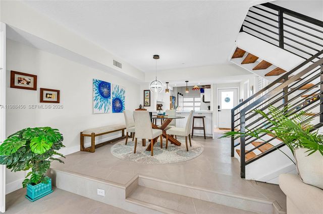 7018 SW 53rd Ln, Miami, FL 33155