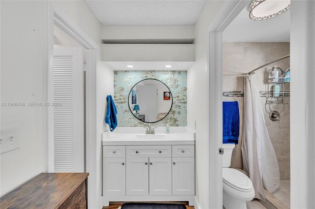 7018 SW 53rd Ln, Miami, FL 33155