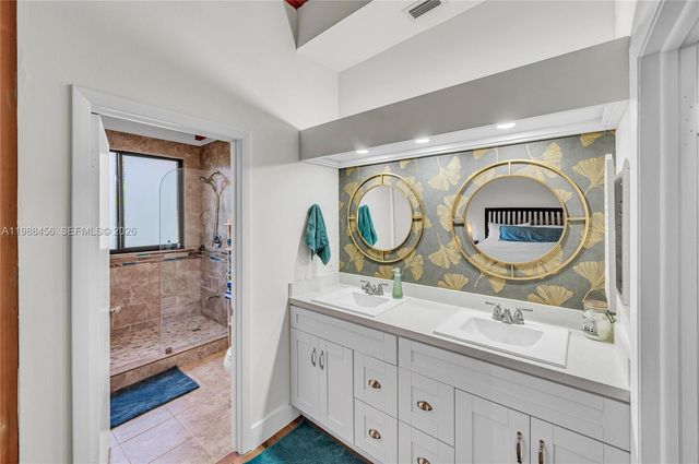 7018 SW 53rd Ln, Miami, FL 33155