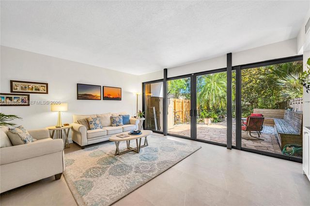 7018 SW 53rd Ln, Miami, FL 33155