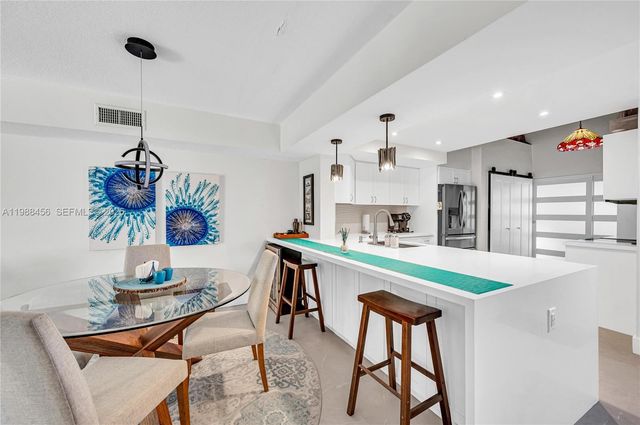 7018 SW 53rd Ln, Miami, FL 33155