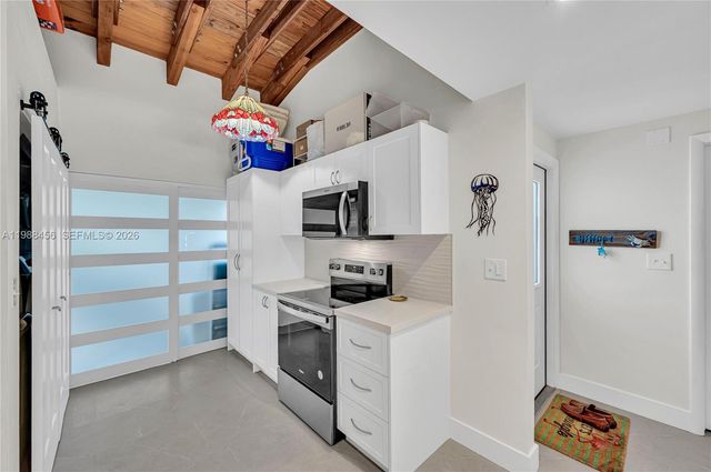 7018 SW 53rd Ln, Miami, FL 33155