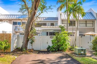 7018 SW 53rd Ln, Miami, FL 33155