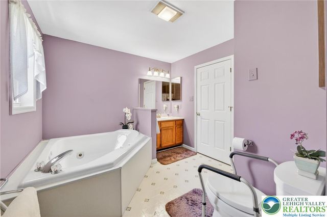 2496 Eberhart Road, Milford Twp, PA 18951