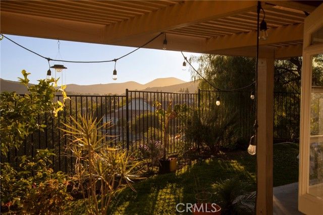 1129 Heatherview, Oak Park, CA 91377