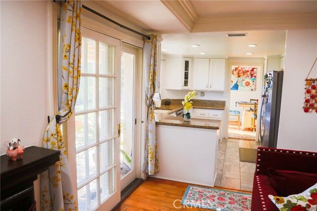 1129 Heatherview, Oak Park, CA 91377