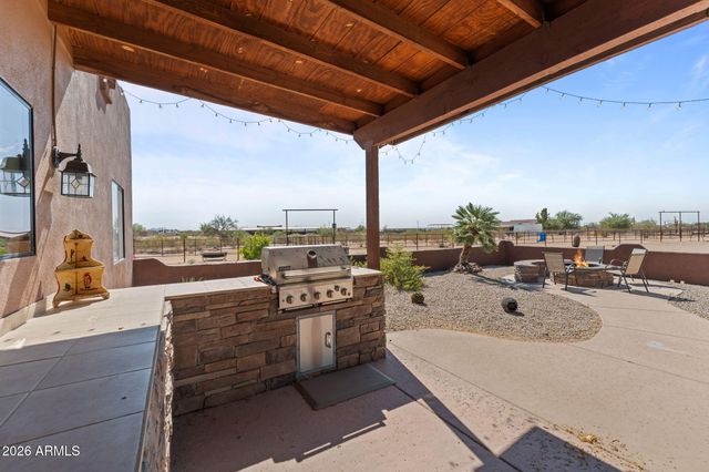 21223 W RESTIN Road, Wittmann, AZ 85361