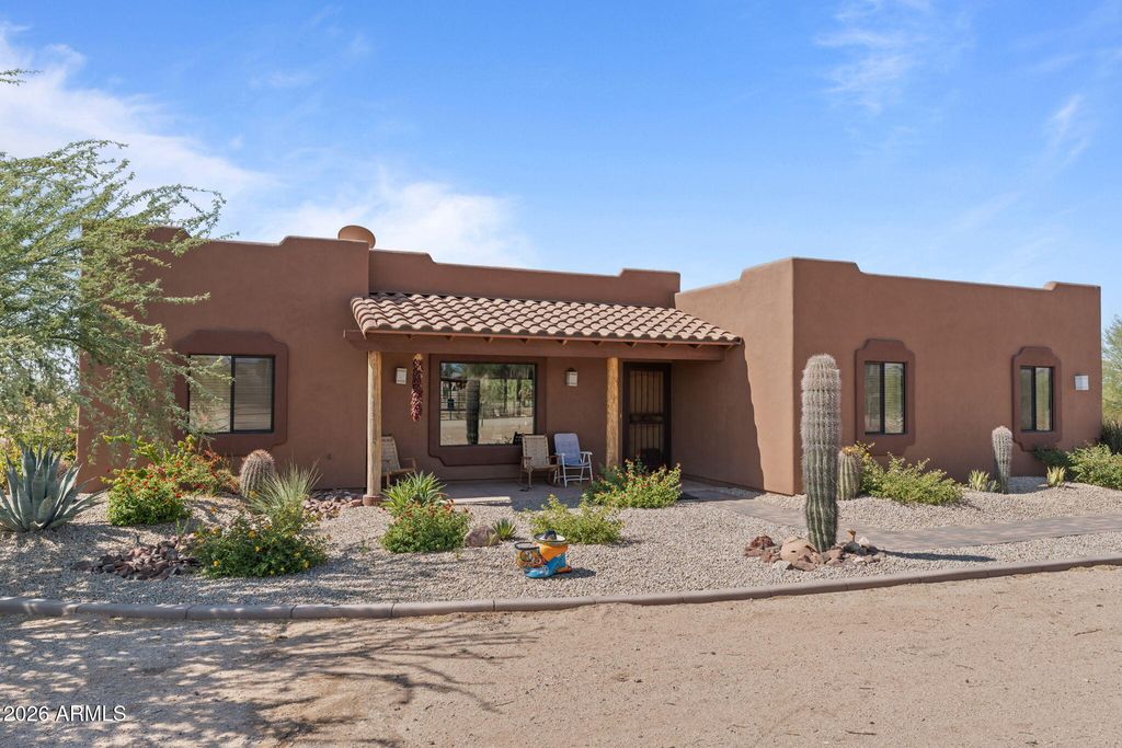 21223 W RESTIN Road, Wittmann, AZ 85361 — photo 2