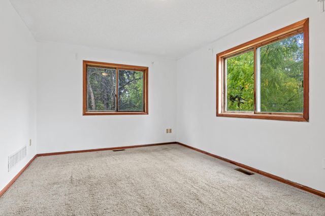 1027 White Bear Avenue N, Saint Paul, MN 55106