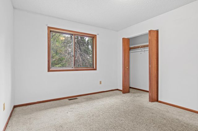1027 White Bear Avenue N, Saint Paul, MN 55106
