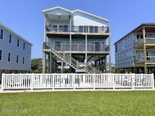 5207 E Pelican Drive, Oak Island, NC 28465