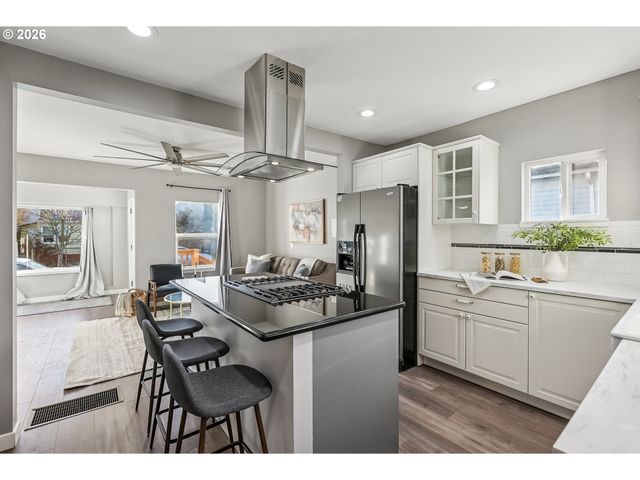 1405 Ne 63RD Ave, Portland, OR 97213