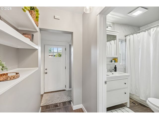 1405 Ne 63RD Ave, Portland, OR 97213