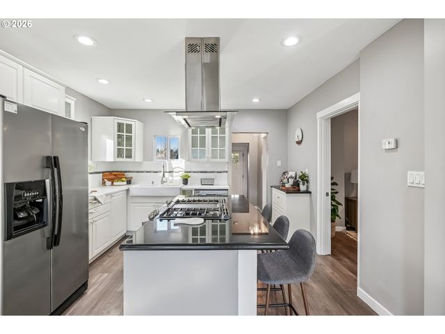 1405 Ne 63RD Ave, Portland, OR 97213