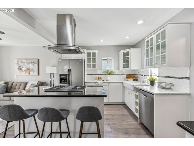 1405 Ne 63RD Ave, Portland, OR 97213