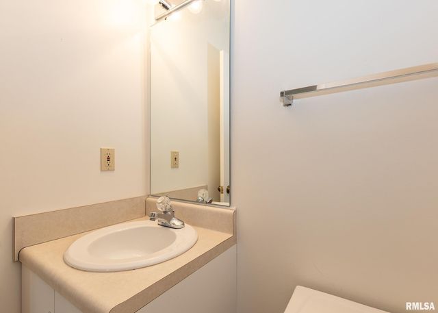 473 44TH Avenue Court, East Moline, IL 61244