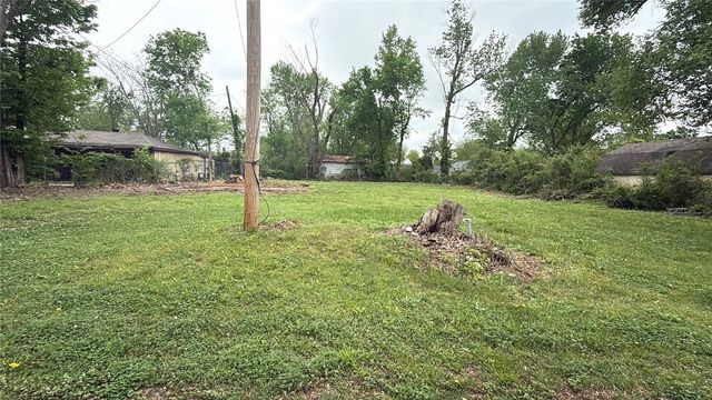 303 E Easy Street, Rogers, AR 72756
