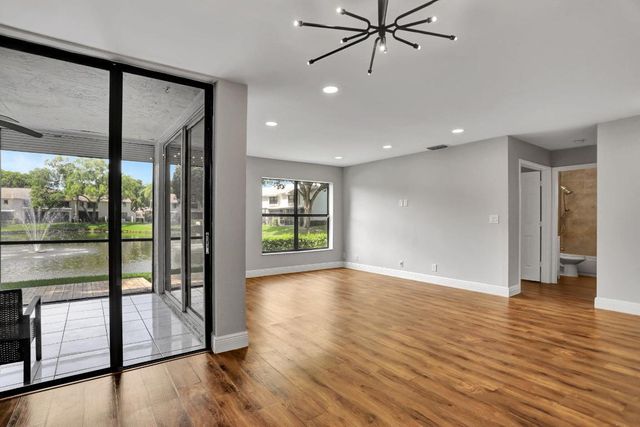 4771 NW 22nd Street 42121, Coconut Creek, FL 33063