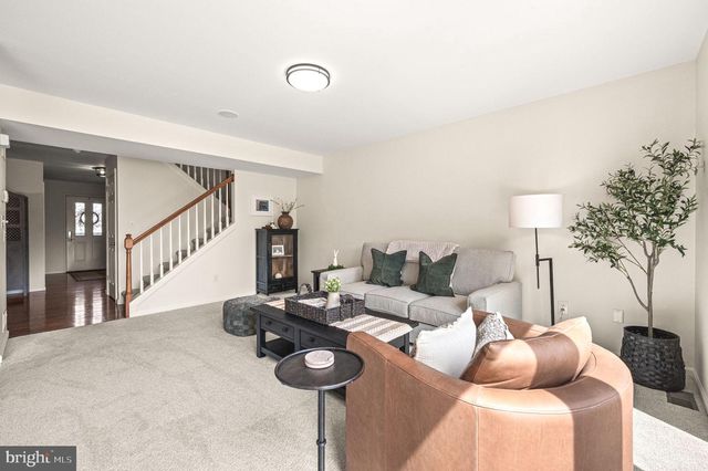 48 SADDLER DR, Elverson, PA 19520