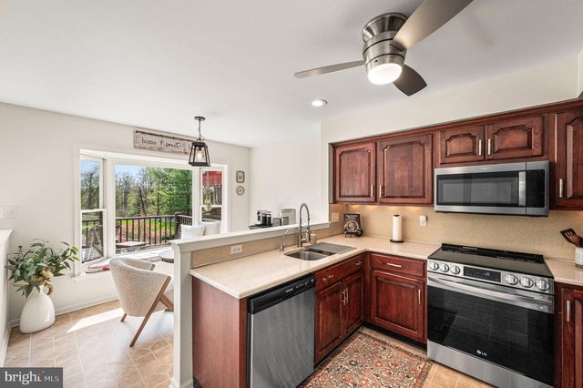 48 SADDLER DR, Elverson, PA 19520