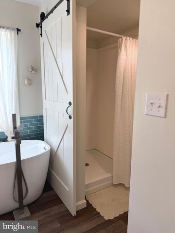 48 SADDLER DR, Elverson, PA 19520