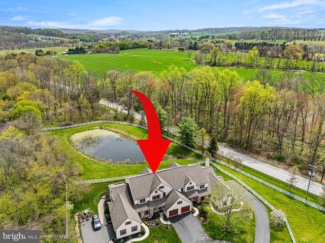 48 SADDLER DR, Elverson, PA 19520