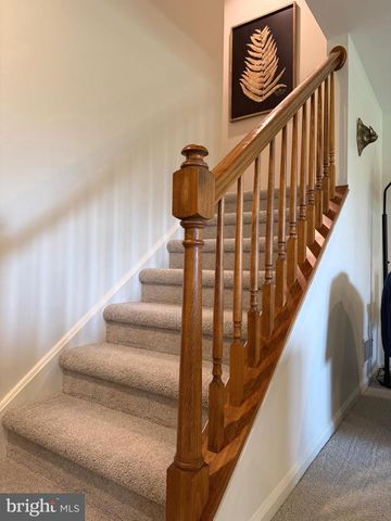 48 SADDLER DR, Elverson, PA 19520