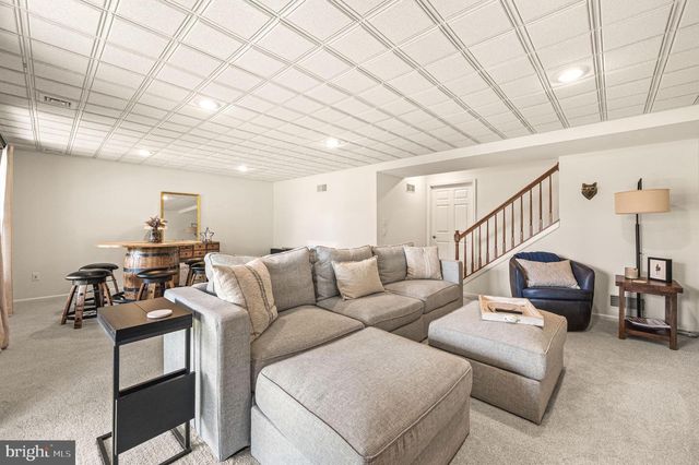 48 SADDLER DR, Elverson, PA 19520