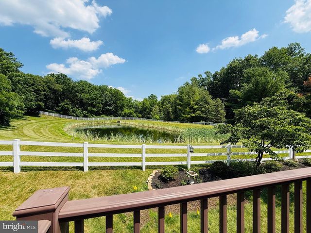 48 SADDLER DR, Elverson, PA 19520