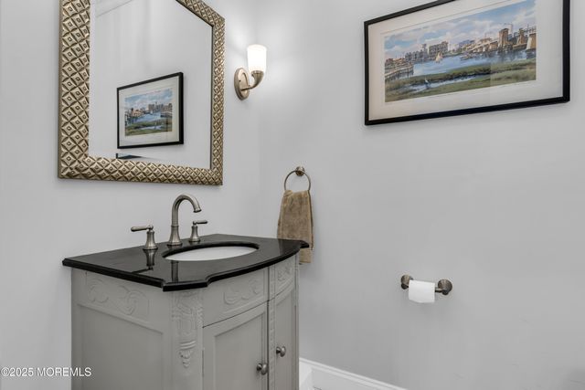 12 Forrest Avenue, Rumson, NJ 07760