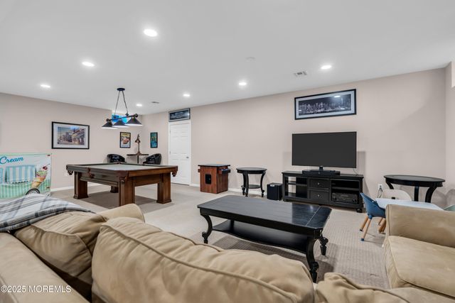 12 Forrest Avenue, Rumson, NJ 07760