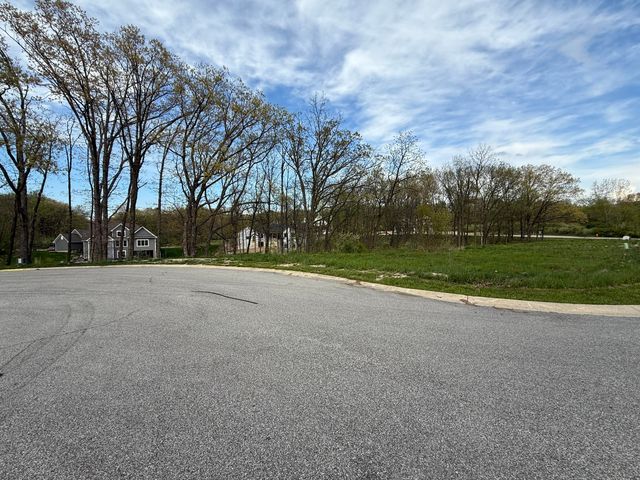 702 W Bay Court, Crown Point, IN 46307