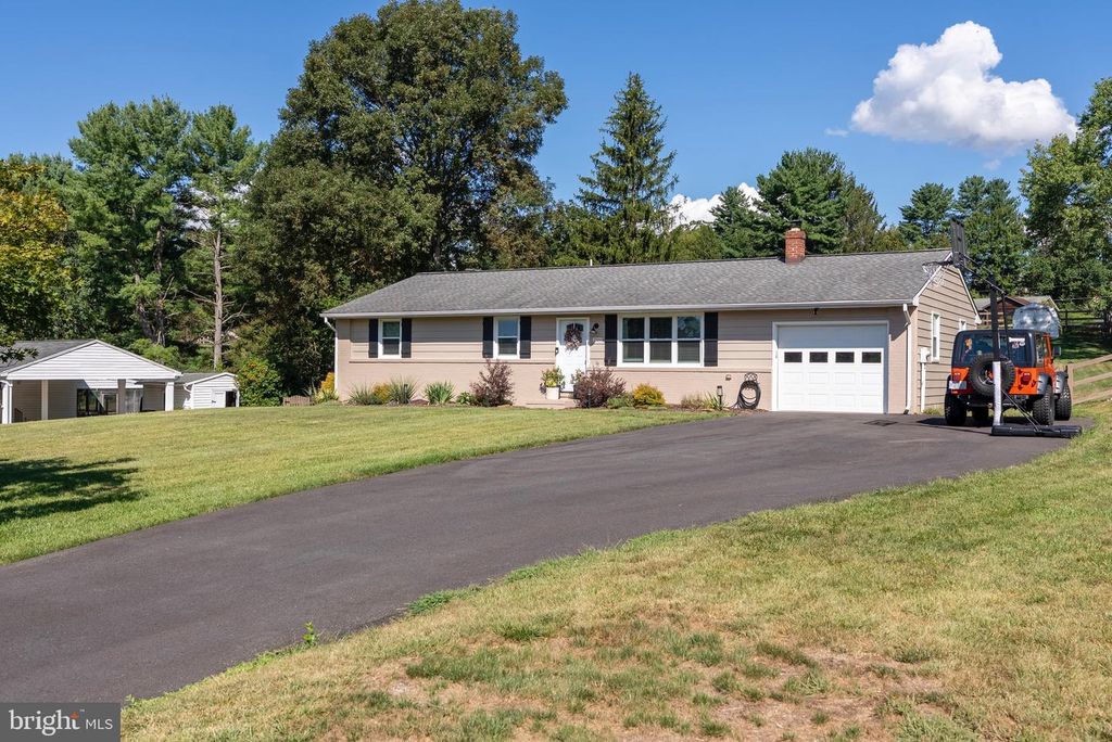 2324 PIN OAK DR, Finksburg, MD 21048