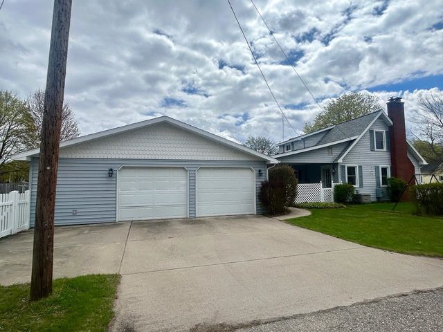 444 N Silverleaf Street, Gladwin, MI 48624