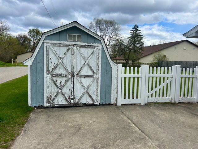 444 N Silverleaf Street, Gladwin, MI 48624