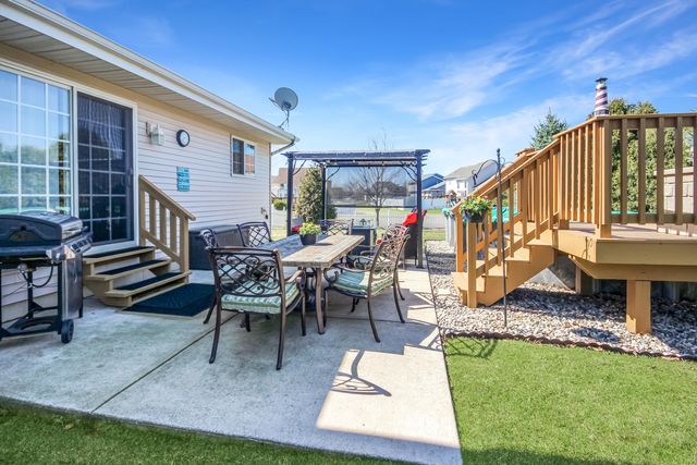 5824 Arrowhead Court, Schererville, IN 46375