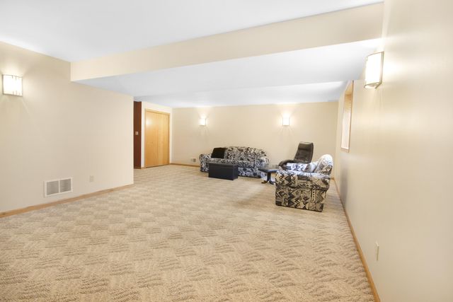 5824 Arrowhead Court, Schererville, IN 46375