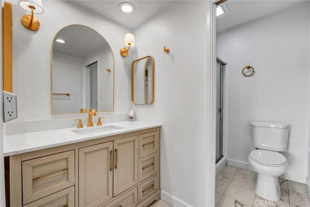 18415 Collins I, Tarzana, CA 91356
